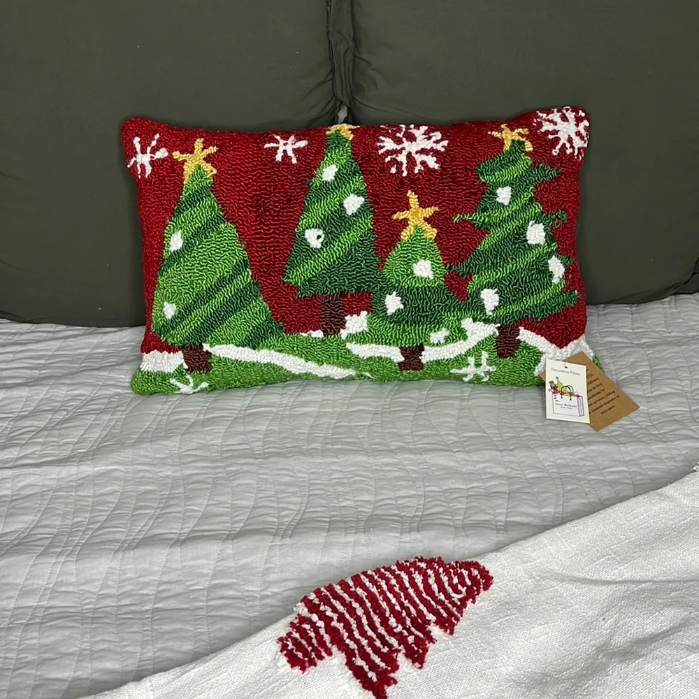 Christmas Tree Scene Pillow
